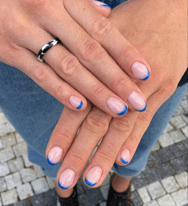 Nová kombinace francouzské manikúry