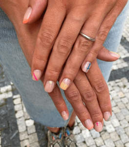 Geometrické detaily na nehtech